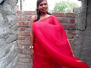 Најтоплији бхабхи сари у секси стилу, сарее у црвеној боји