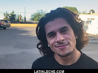 LatinLeChe - Zarif Latino Oğlan bir Uncut Yarık emmek